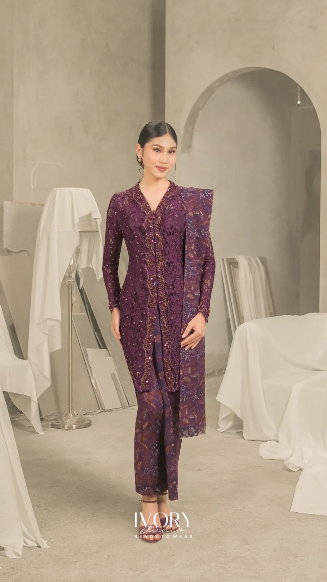 Sadajiwa Kebaya in Plum