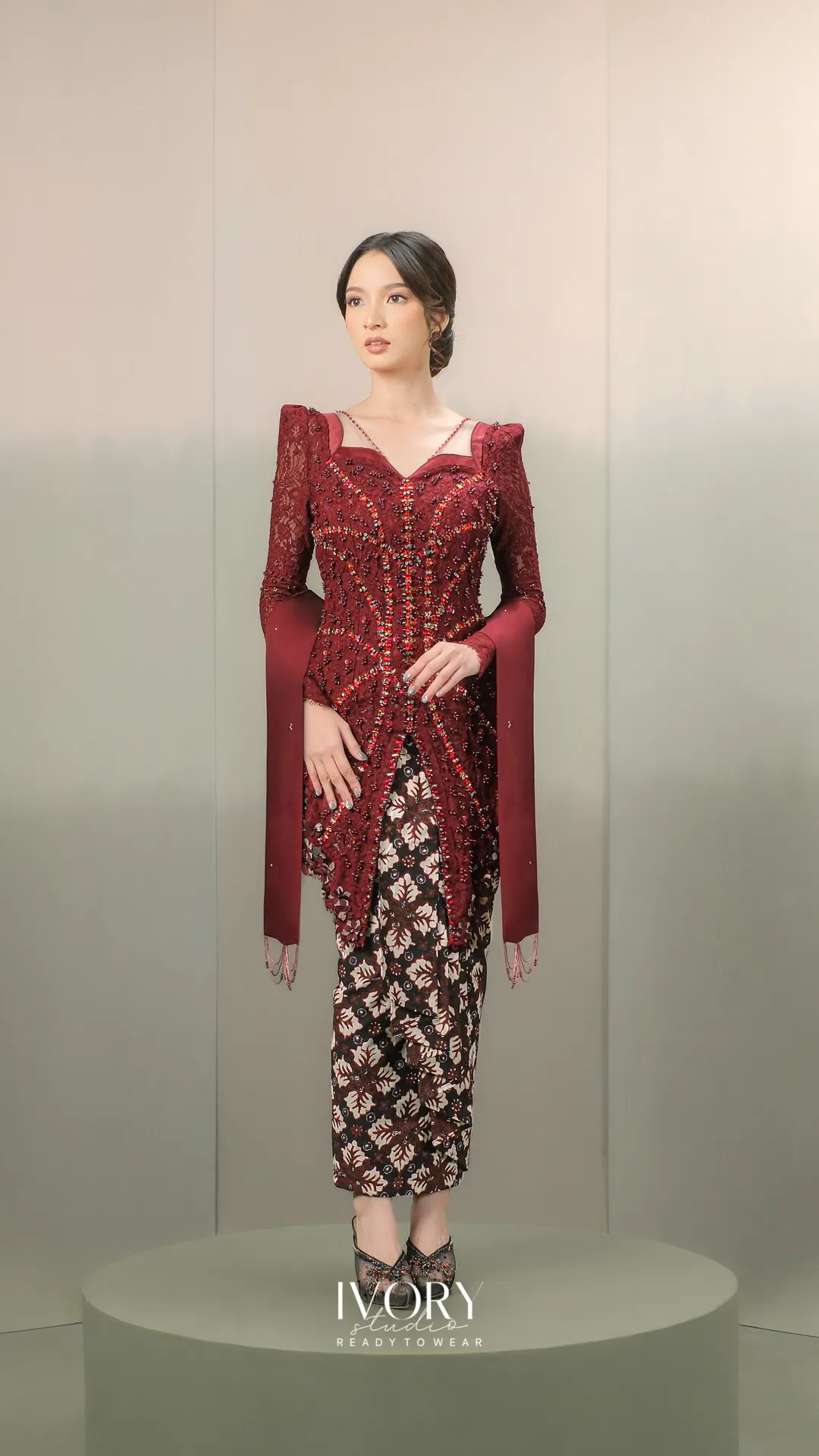 Roro Jonggrang Kebaya in Burgundy